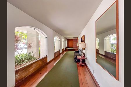 Apartamento à venda com 221m², 4 quartos e 2 vagas