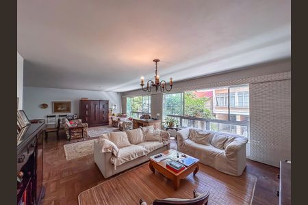 Apartamento à venda com 221m², 4 quartos e 2 vagas