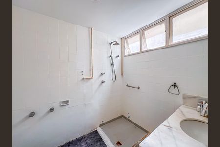 Apartamento à venda com 221m², 4 quartos e 2 vagas