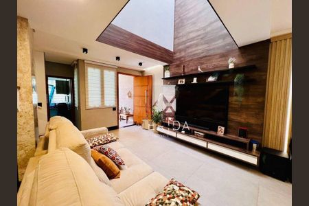 Casa à venda com 4 quartos, 221m² em Vila Alpina, Santo André