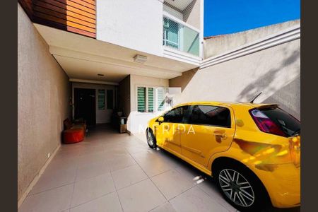 Casa à venda com 221m², 4 quartos e 3 vagas