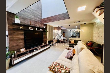 Casa à venda com 4 quartos, 221m² em Vila Alpina, Santo André