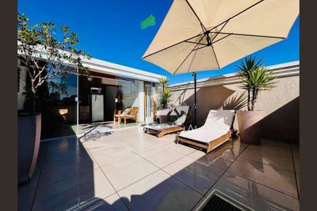 Casa à venda com 221m², 4 quartos e 3 vagas