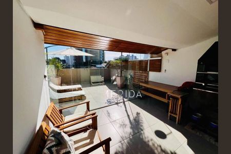Casa à venda com 221m², 4 quartos e 3 vagas