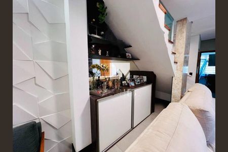 Casa à venda com 4 quartos, 221m² em Vila Alpina, Santo André