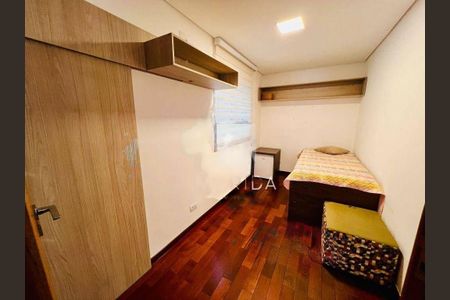 Casa à venda com 221m², 4 quartos e 3 vagas