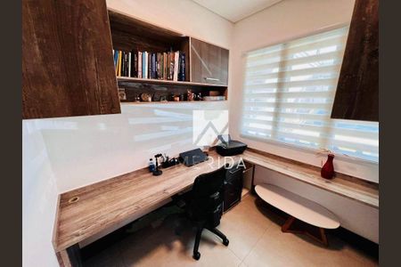 Casa à venda com 221m², 4 quartos e 3 vagas