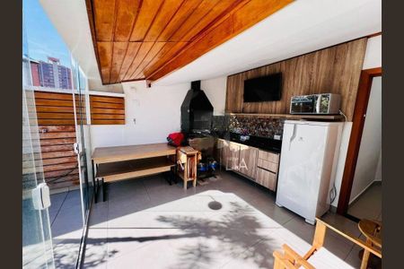 Casa à venda com 221m², 4 quartos e 3 vagas