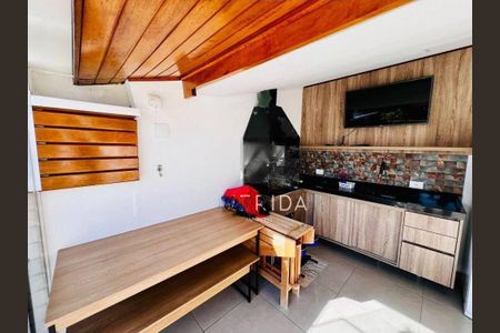 Casa à venda com 221m², 4 quartos e 3 vagas