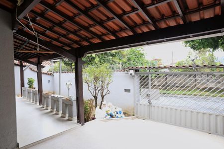 Casa para alugar com 300m², 4 quartos e 3 vagas Casa para alugar com 300m², 4 quartos e 3 vagasGaragem