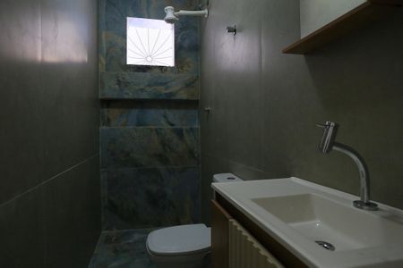 Casa para alugar com 300m², 4 quartos e 3 vagas Casa para alugar com 300m², 4 quartos e 3 vagasBanheiro