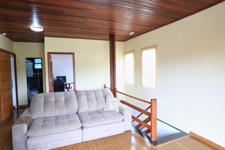 Casa para alugar com 300m², 4 quartos e 3 vagas Casa para alugar com 300m², 4 quartos e 3 vagasSala 1