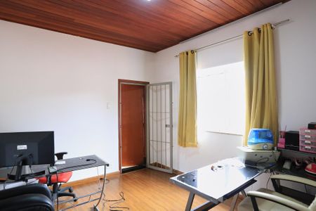 Casa para alugar com 300m², 4 quartos e 3 vagas Casa para alugar com 300m², 4 quartos e 3 vagasEscritório