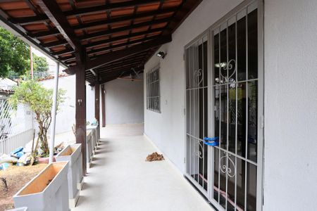 Casa para alugar com 300m², 4 quartos e 3 vagas Casa para alugar com 300m², 4 quartos e 3 vagasEntrada