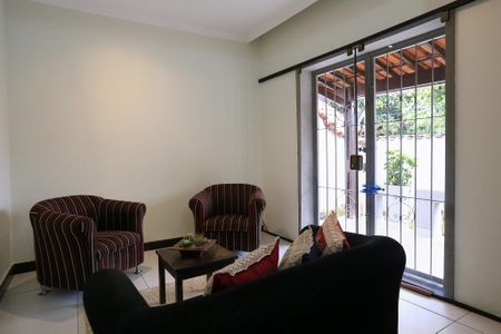 Sala de casa para alugar com 4 quartos, 300m² em Boa Vista, Belo Horizonte
