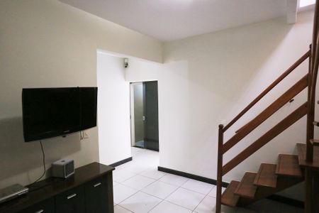 Casa para alugar com 300m², 4 quartos e 3 vagas Casa para alugar com 300m², 4 quartos e 3 vagasCorredor