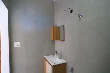 Casa para alugar com 300m², 4 quartos e 3 vagas Casa para alugar com 300m², 4 quartos e 3 vagasBanheiro da Suíte