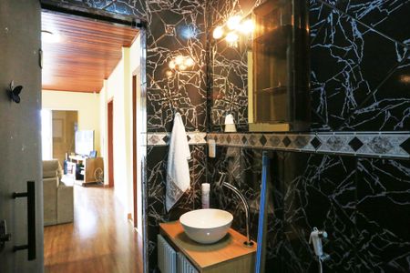 Casa para alugar com 300m², 4 quartos e 3 vagas Casa para alugar com 300m², 4 quartos e 3 vagasBanheiro 1