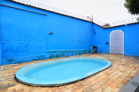 Casa para alugar com 300m², 4 quartos e 3 vagas Casa para alugar com 300m², 4 quartos e 3 vagasPiscina