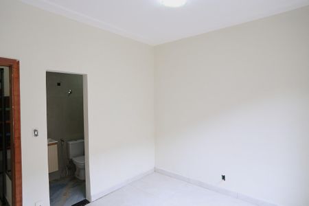 Casa para alugar com 300m², 4 quartos e 3 vagas Casa para alugar com 300m², 4 quartos e 3 vagasSuíte