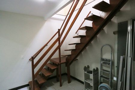 Casa para alugar com 300m², 4 quartos e 3 vagas Casa para alugar com 300m², 4 quartos e 3 vagasCorredor