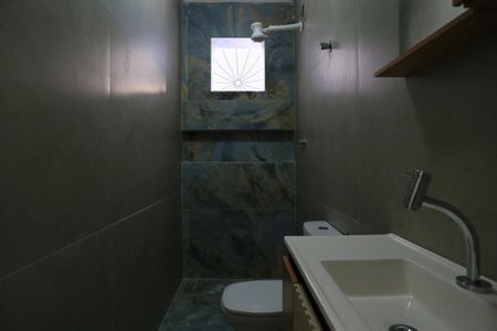 Casa para alugar com 300m², 4 quartos e 3 vagas Casa para alugar com 300m², 4 quartos e 3 vagasBanheiro