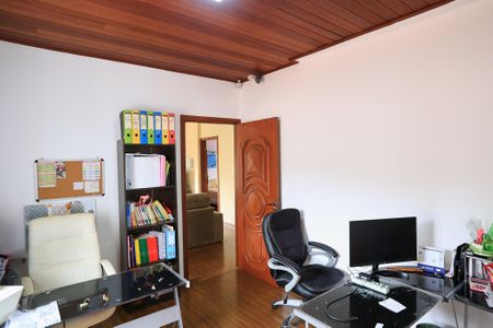 Casa para alugar com 300m², 4 quartos e 3 vagas Casa para alugar com 300m², 4 quartos e 3 vagasEscritório