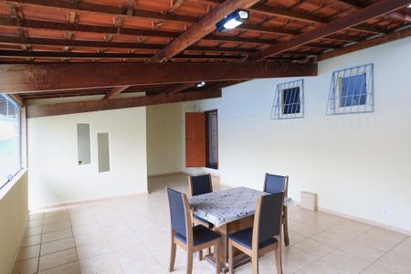 Casa para alugar com 300m², 4 quartos e 3 vagas Casa para alugar com 300m², 4 quartos e 3 vagasSalão de Festas