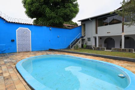 Casa para alugar com 300m², 4 quartos e 3 vagas Casa para alugar com 300m², 4 quartos e 3 vagasPiscina