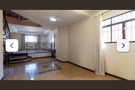 Casa à venda com 330m², 3 quartos e 4 vagasFoto 03