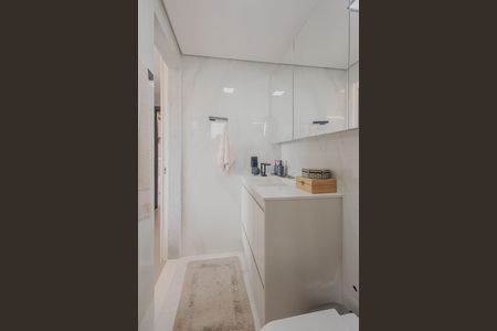 Apartamento à venda com 122m², 2 quartos e 2 vagasBanheiro da Suíte