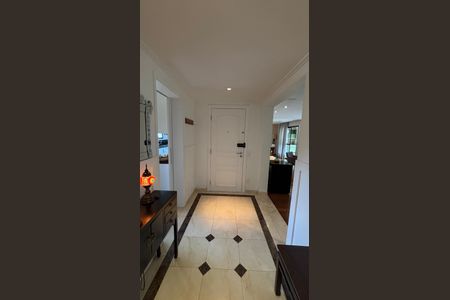 Apartamento à venda com 168m², 3 quartos e 3 vagasCorredor