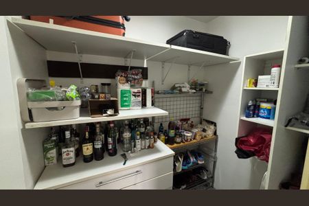 Apartamento à venda com 168m², 3 quartos e 3 vagasÁrea de Serviço - Quarto Apoio