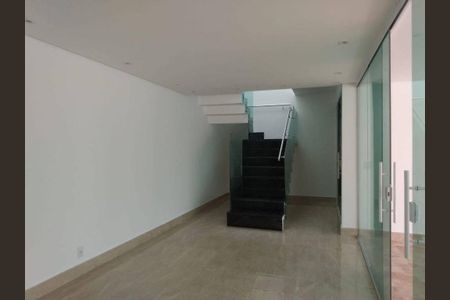 Casa à venda com 162m², 2 quartos e 3 vagas