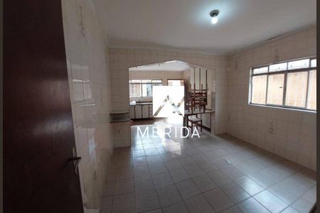 Casa à venda com 3 quartos, 164m² em Utinga, Santo André
