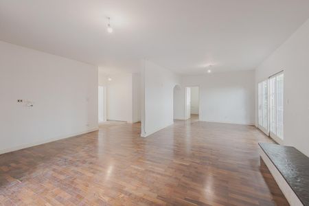 Casa à venda com 451m², 3 quartos e 2 vagasSala