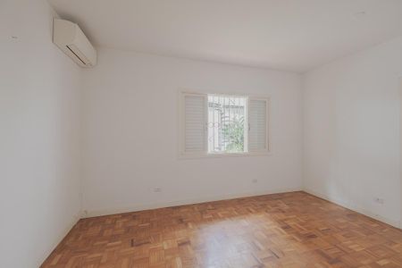 Casa à venda com 451m², 3 quartos e 2 vagasSuíte