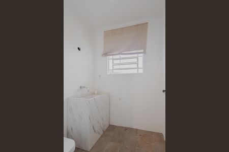 Casa à venda com 451m², 3 quartos e 2 vagasLavabo