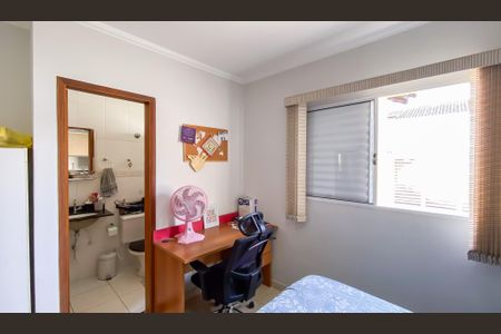 Casa de condomínio à venda com 86m², 2 quartos e 1 vaga Casa de condomínio à venda com 86m², 2 quartos e 1 vagaSuite