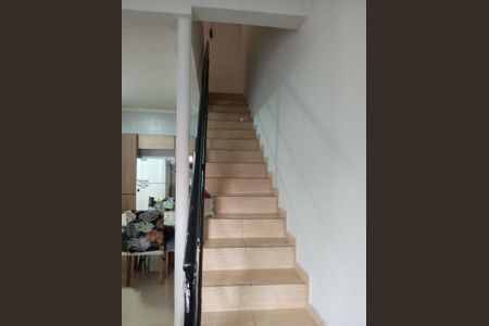 Casa para alugar com 164m², 3 quartos e 1 vagaEscada