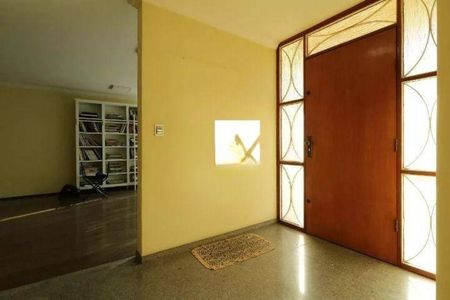 Casa à venda com 311m², 4 quartos e 5 vagas