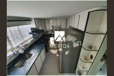 Casa à venda com 3 quartos, 266m² em Vila Gilda, Santo André