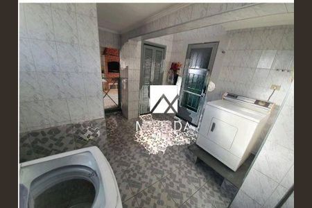 Casa à venda com 3 quartos, 266m² em Vila Gilda, Santo André