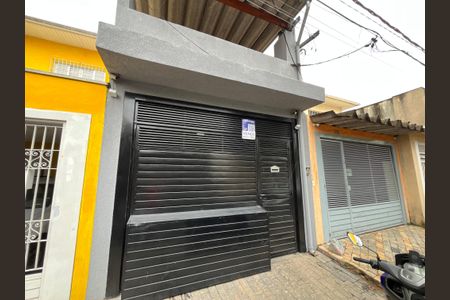 Casa à venda com 160m², 3 quartos e 1 vaga Casa à venda com 160m², 3 quartos e 1 vagaFachada / Placa