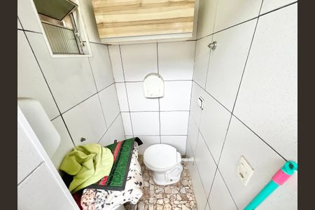 Casa à venda com 160m², 3 quartos e 1 vaga Casa à venda com 160m², 3 quartos e 1 vagaBanheiro da Varanda