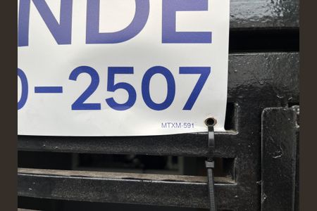 Casa à venda com 160m², 3 quartos e 1 vaga Casa à venda com 160m², 3 quartos e 1 vagaFachada / Placa