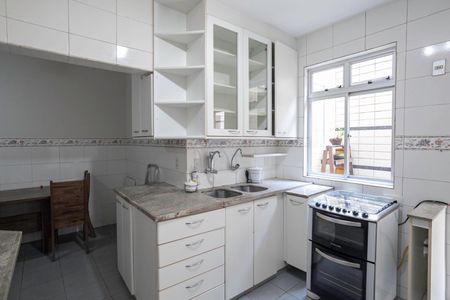 Apartamento para alugar com 132m², 4 quartos e 2 vagas Apartamento para alugar com 132m², 4 quartos e 2 vagasCozinha