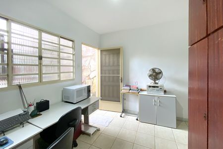 Casa à venda com 239m², 3 quartos e 2 vagas Casa à venda com 239m², 3 quartos e 2 vagasQuarto 2