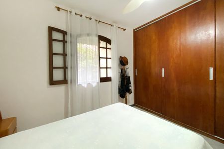 Casa à venda com 239m², 3 quartos e 2 vagas Casa à venda com 239m², 3 quartos e 2 vagasQuarto 1