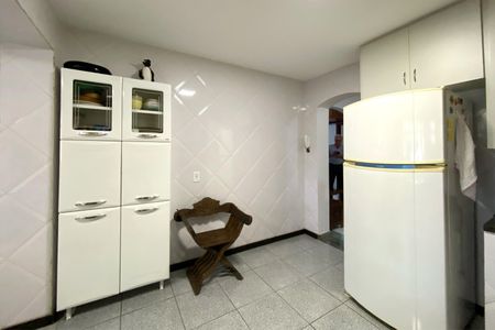 Casa à venda com 239m², 3 quartos e 2 vagas Casa à venda com 239m², 3 quartos e 2 vagasCozinha